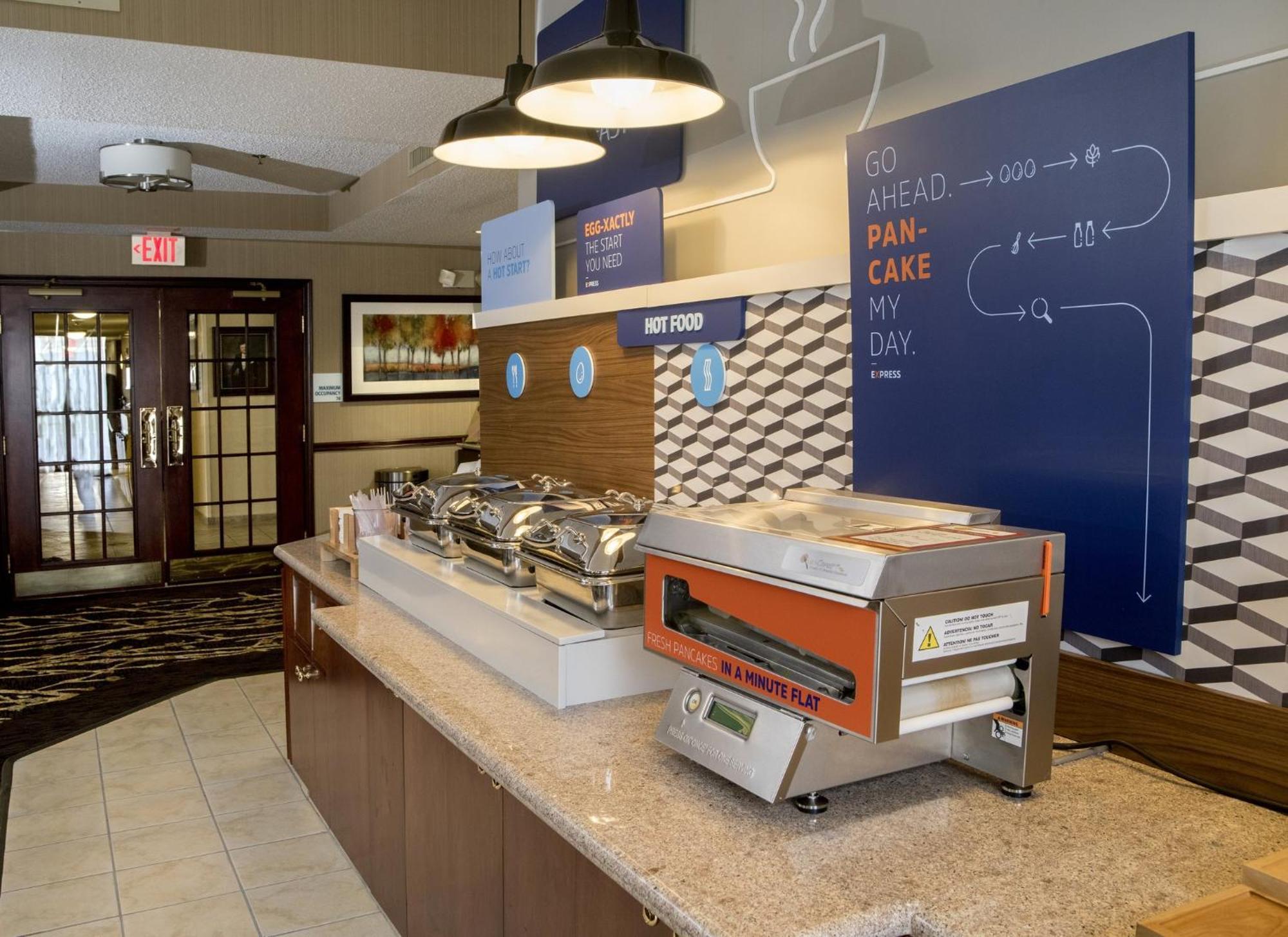 West Middlesex Holiday Inn Express & Suites - Sharon-Hermitage By Ihg מראה חיצוני תמונה