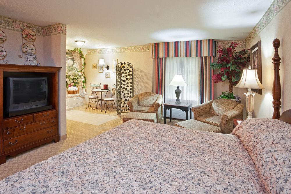 West Middlesex Holiday Inn Express & Suites - Sharon-Hermitage By Ihg מראה חיצוני תמונה