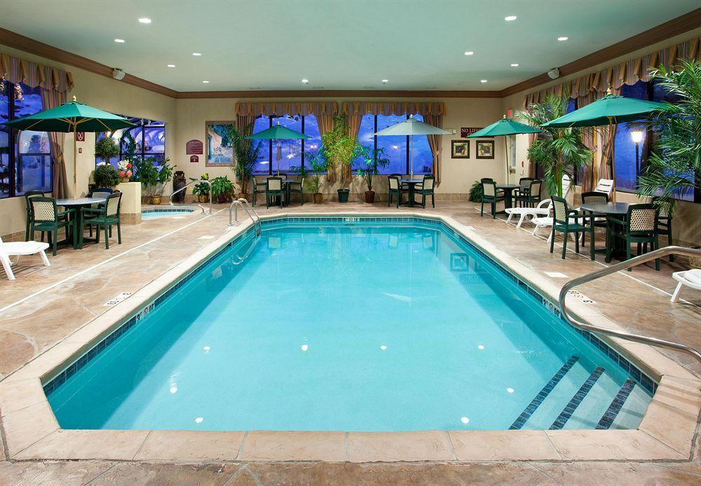 West Middlesex Holiday Inn Express & Suites - Sharon-Hermitage By Ihg מראה חיצוני תמונה